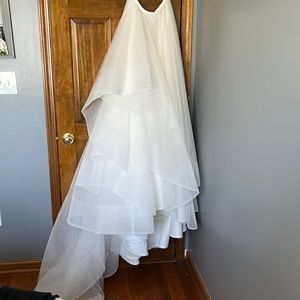 Brand new, never worn, Hayley Page bridal over skirt